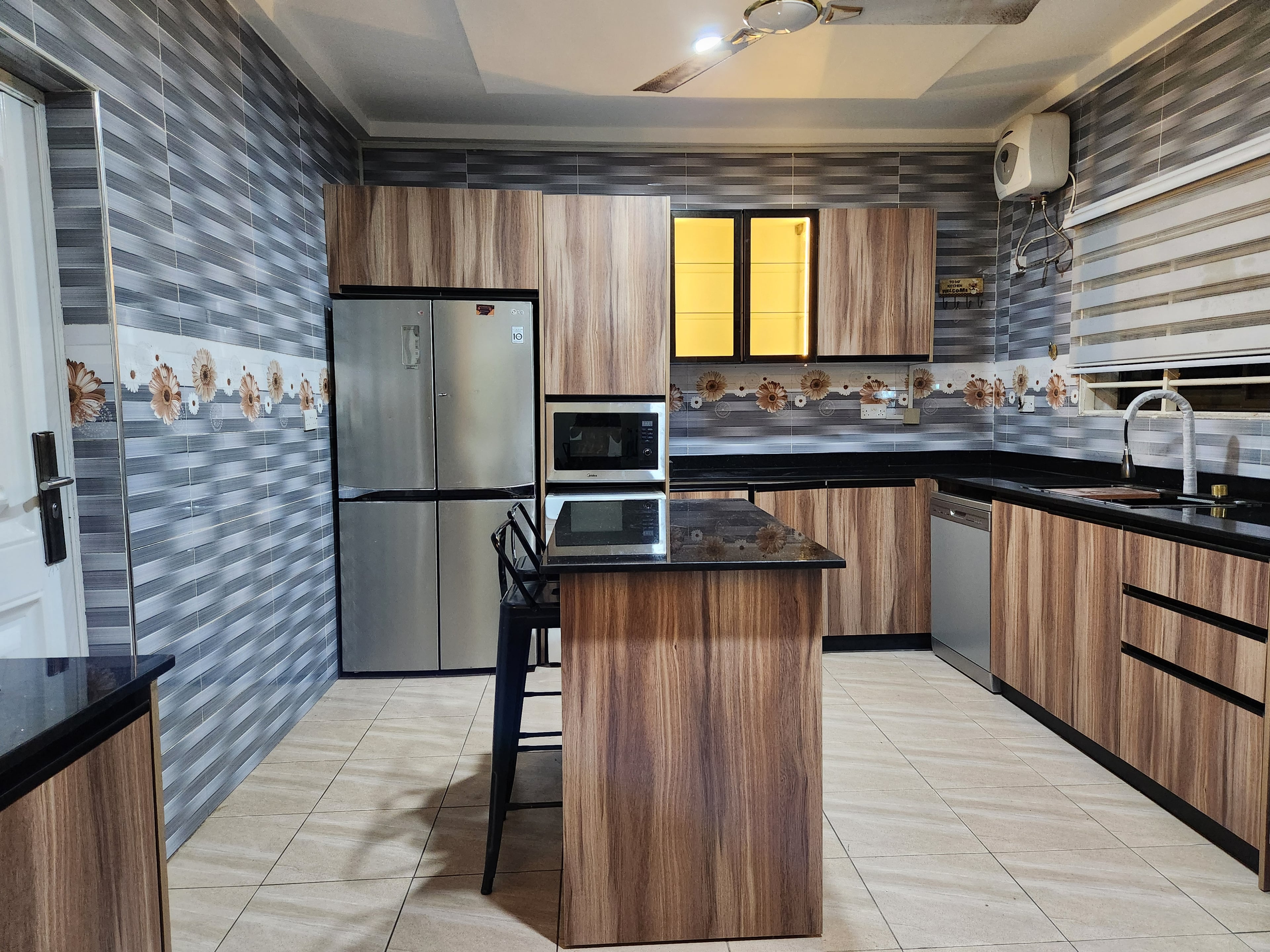 Luxury Kitchen Cabinet