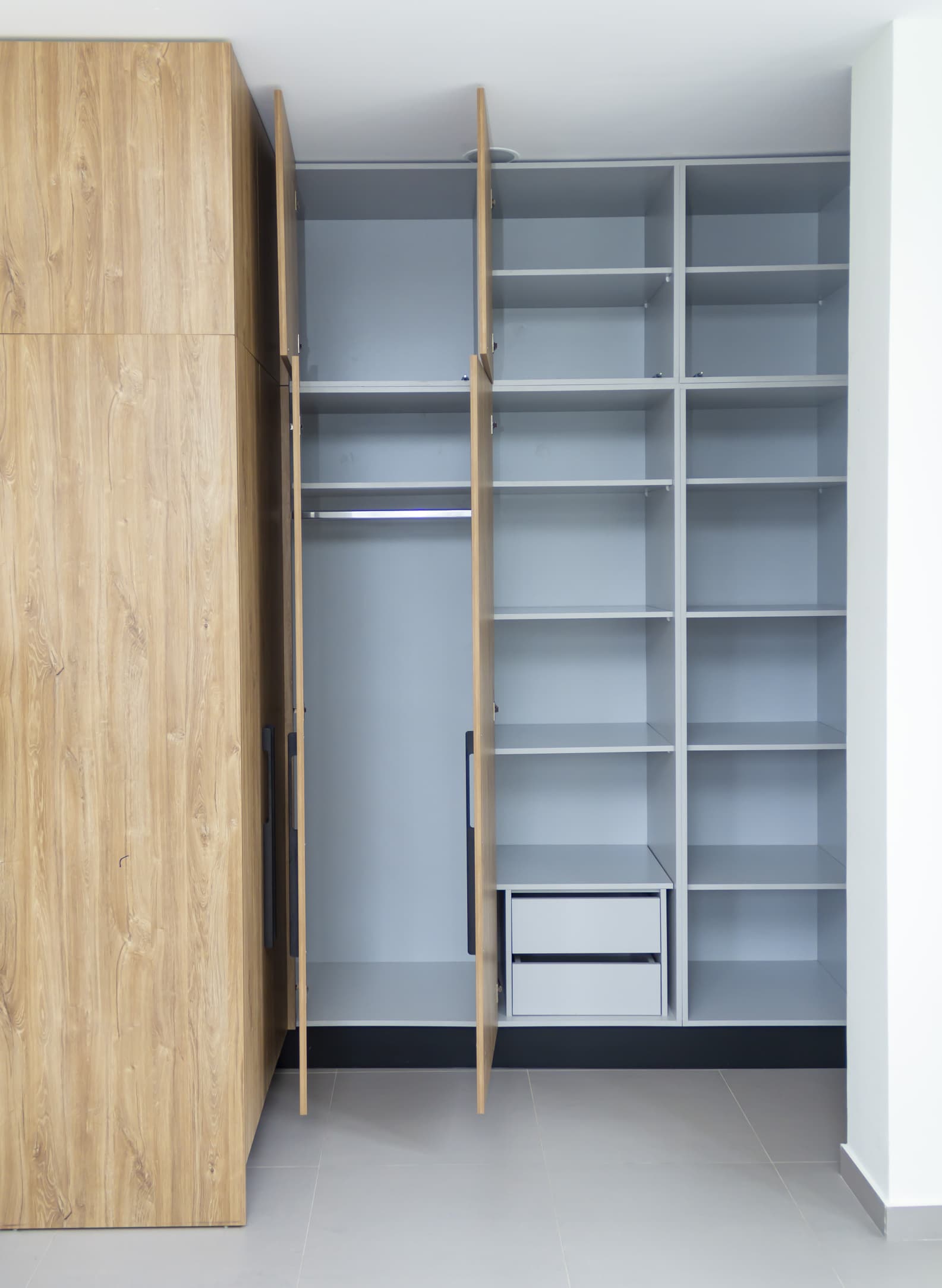 Contemporary Closet Solution